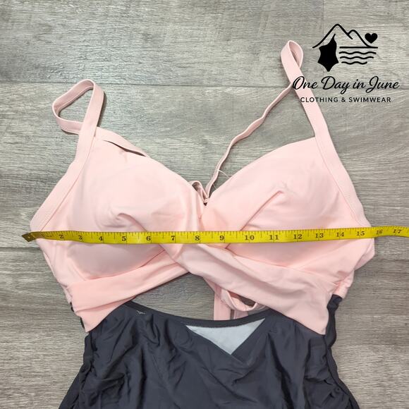 Eomenie Cross Front Tie Back. Cut Out One Piece Swimsuit Size M - Picture 5 of 7